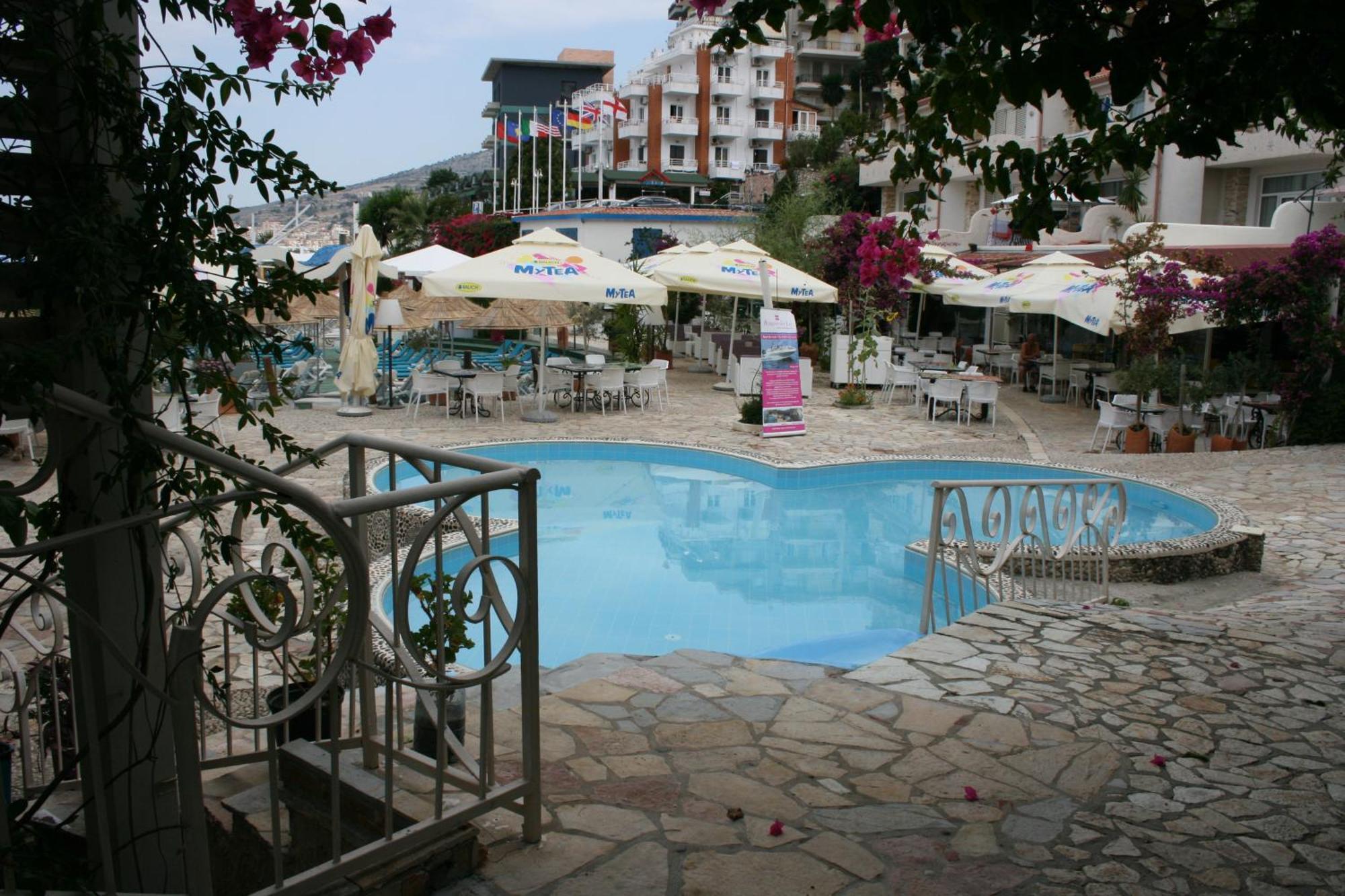 Bougainville Bay Apartments Sarandë エクステリア 写真