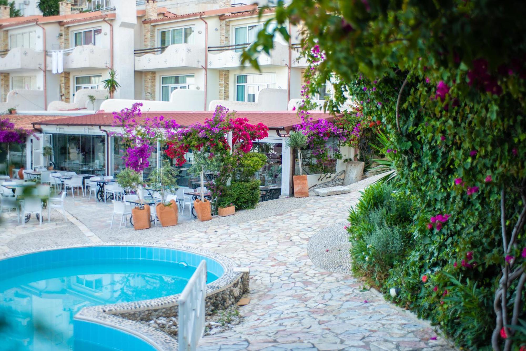 Bougainville Bay Apartments Sarandë エクステリア 写真